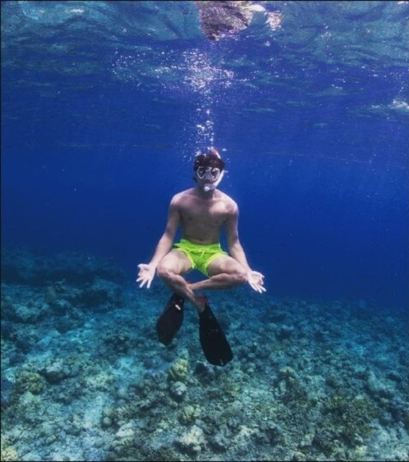Siddharth Malhotra doing under water yoga